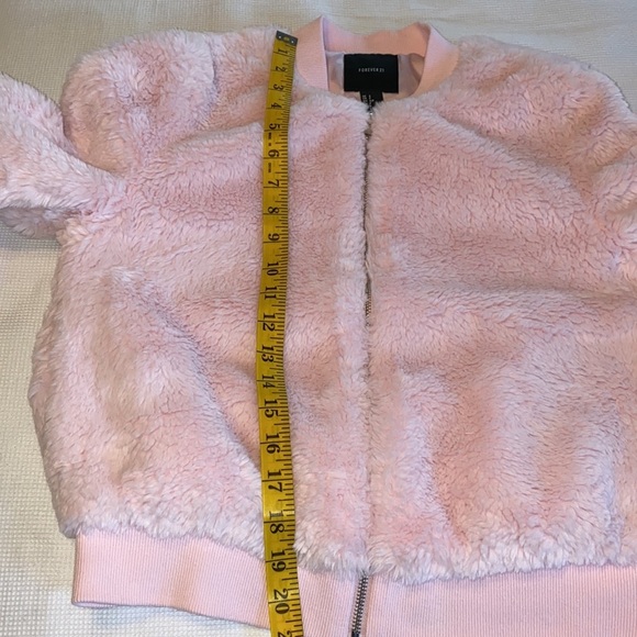 Forever 21 Ribbed Fluffy Faux Fur Pink Zipped Jacket Size Small - Picture 8 of 12